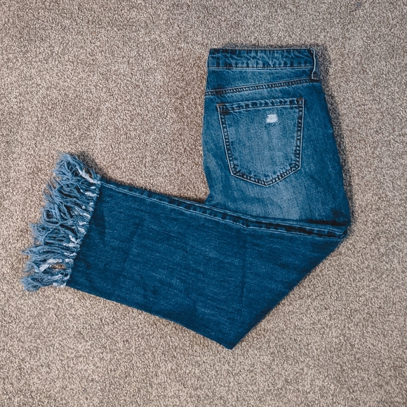Cropped Fray Jeans - Picture 3 of 3